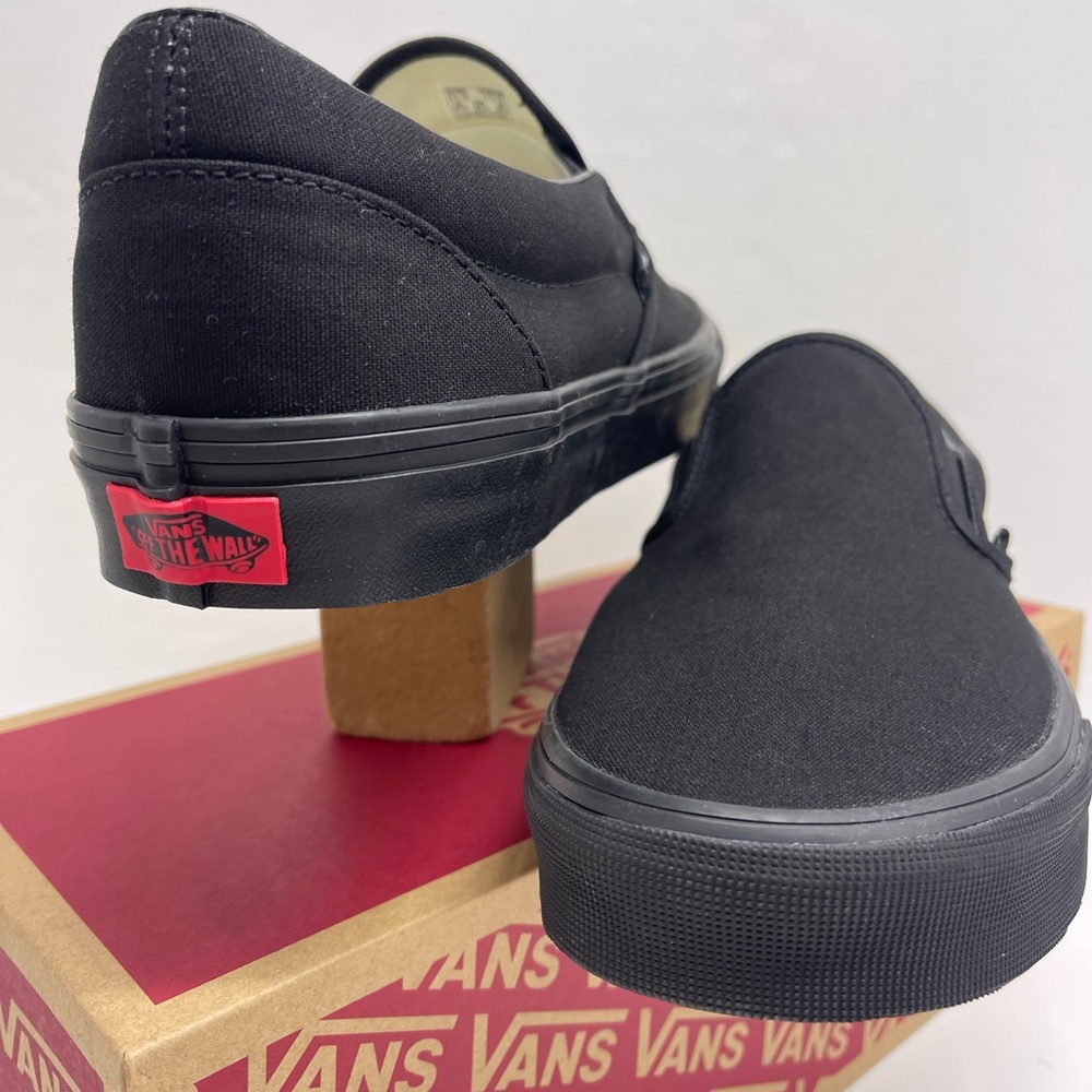 Vans WMNS Classic Black Slip-On Sneakers
Black/Black
VN000EYEBKA - Picture 8 of 16